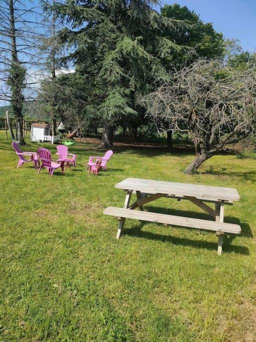 Gite La Roche Paisible Saint-Julien-de-Coppel Zewnętrze zdjęcie