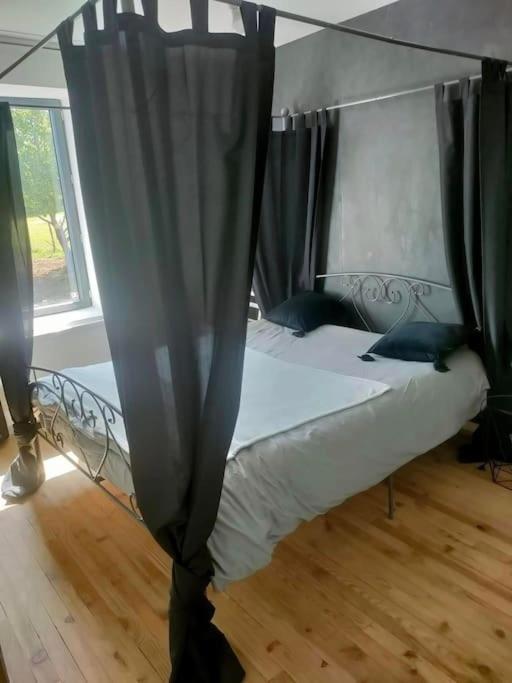 Gite La Roche Paisible Saint-Julien-de-Coppel Zewnętrze zdjęcie